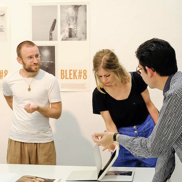 Show&Tell on photobooks with Ken Buslay at Neue Schule für Fotografie 2022